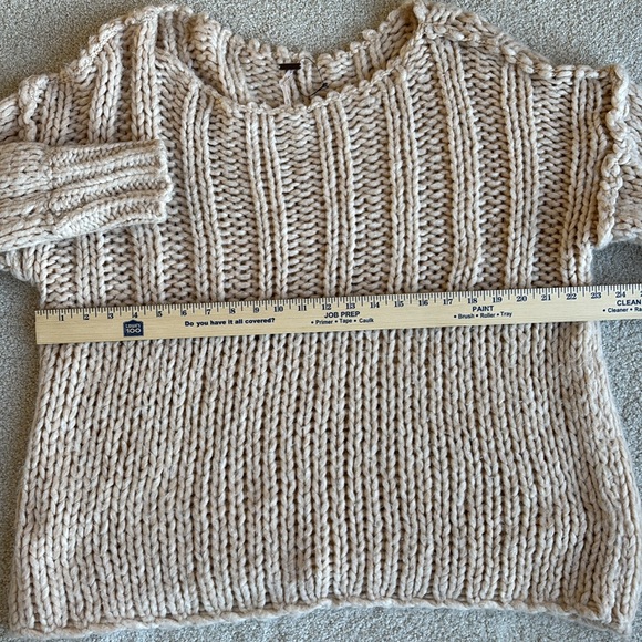 Free People Tan Cream Peachy Soft Chunky Knit Oversized Sweater Women’s XS - Picture 7 of 11